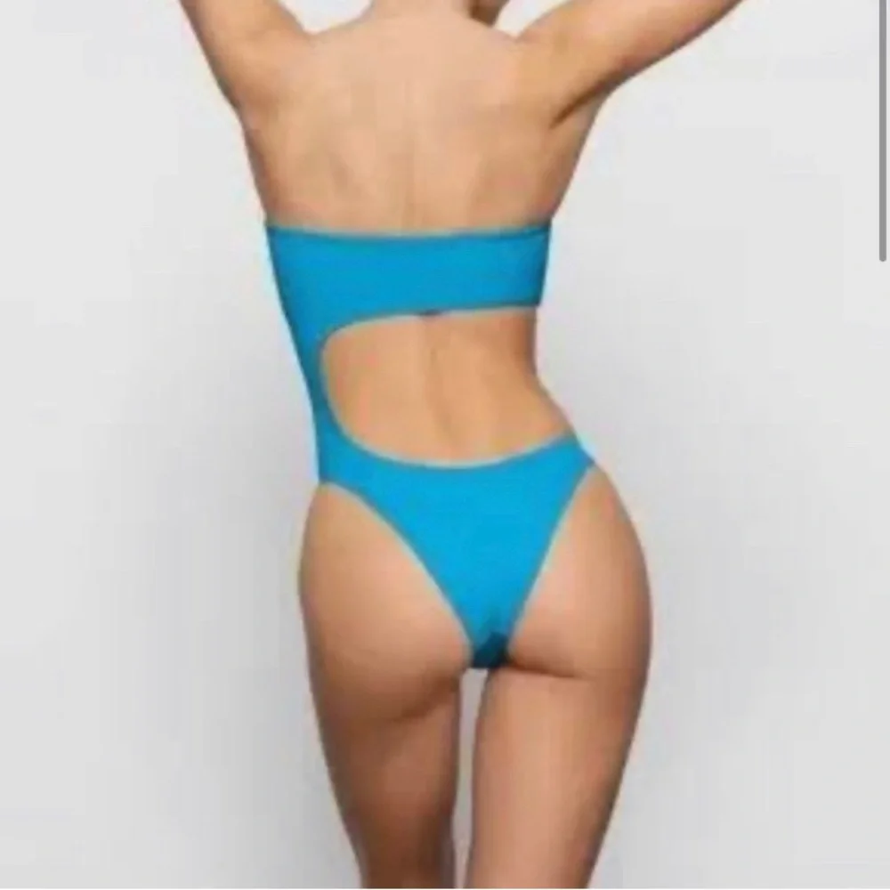 SKIMS Strapless Monokini NWT L